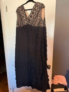 Adrianna Papell Black Tiered Evening Dress with Beige Lace Bodice